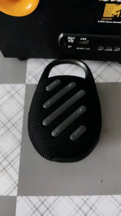 Parlante portátil JBL Clip negro - miniatura 2