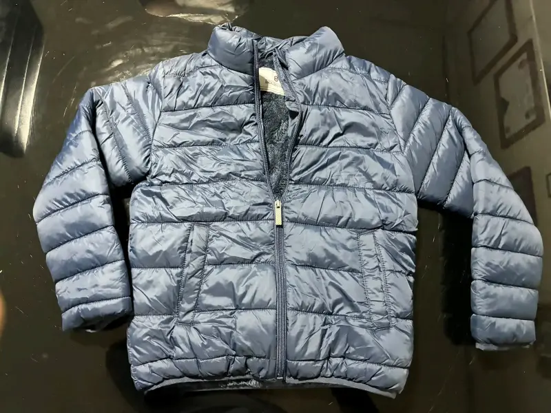 Chaqueta acolchada azul para niño talla 6