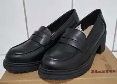 Zapatos de tacón Bata negros elegantes - miniatura 1