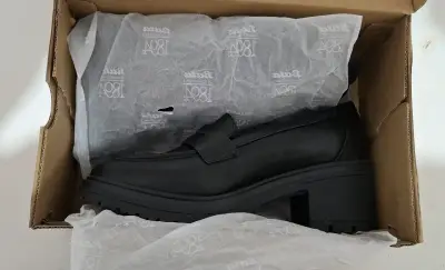 Zapatos de tacón Bata negros elegantes - miniatura 6
