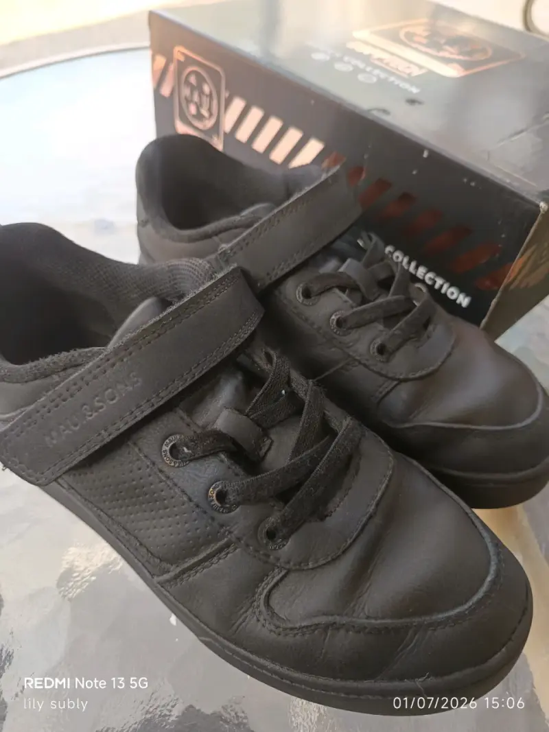 Zapatillas escolares negros con velcro - 2