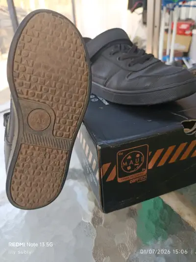 Zapatillas escolares negros con velcro - miniatura 3
