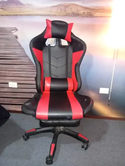 Silla gamer ergonómica roja y negra - miniatura 2