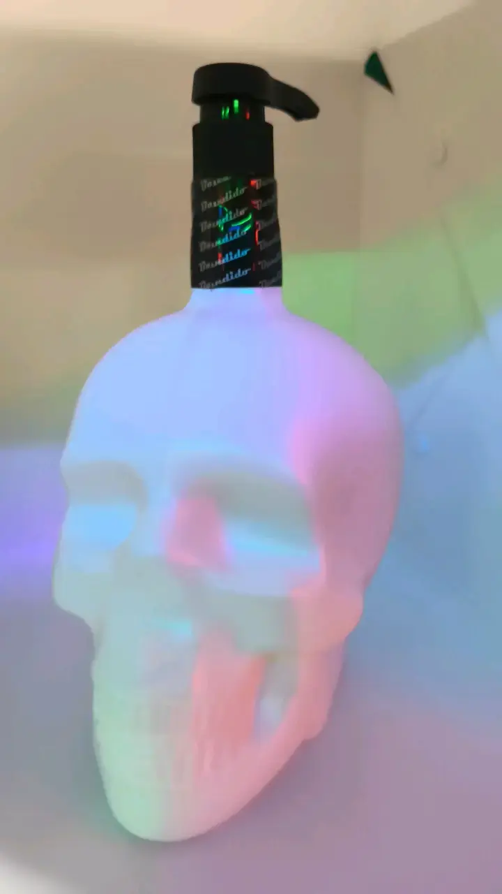 Shampoo de 2litros con dispensador  de calavera