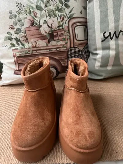 Botas UGG de gamuza color camel alternativas - miniatura 3