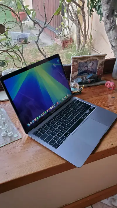 MacBook Air 2020 i3 - miniatura 1
