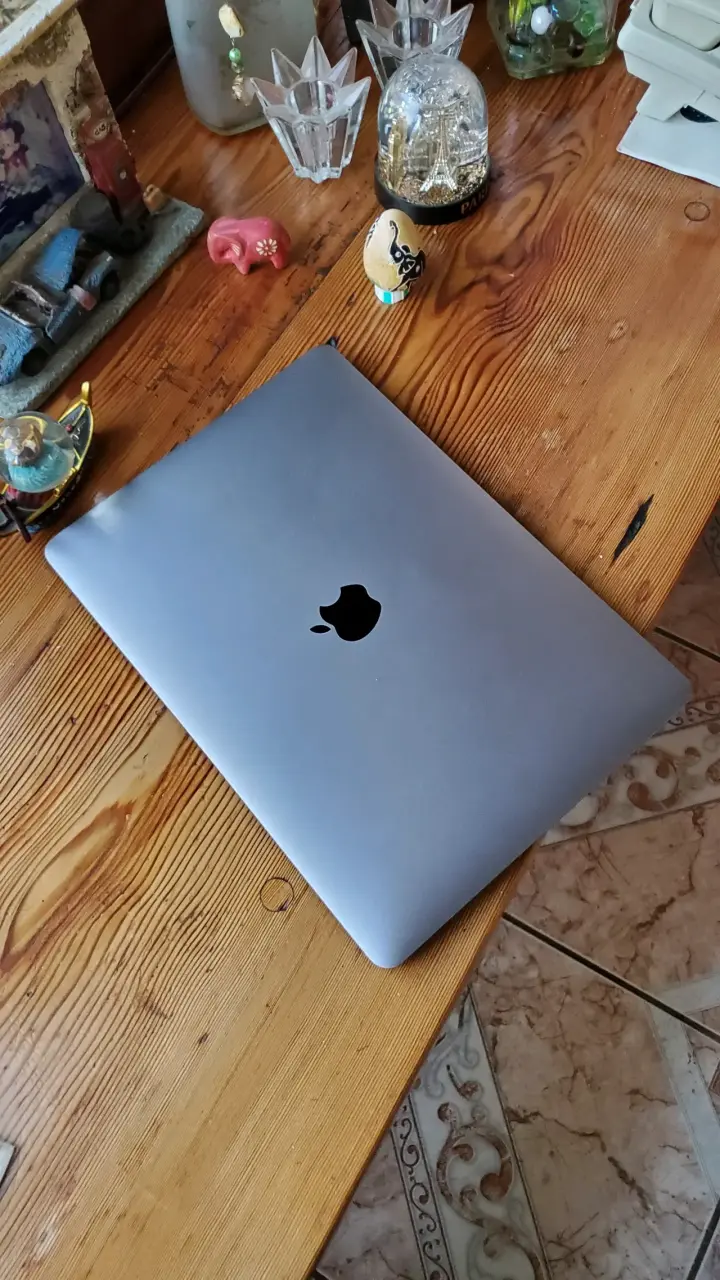 MacBook Air 2020 i3 - 3