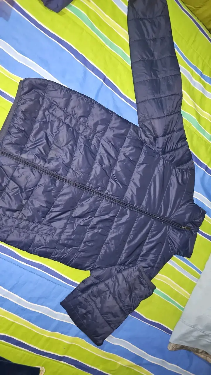 Chaqueta acolchada azul marino para hombre