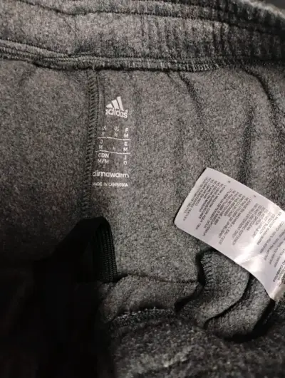 Pantalones deportivos Adidas grises con franjas - miniatura 2