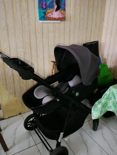 Coche de bebé + sillita - miniatura 1