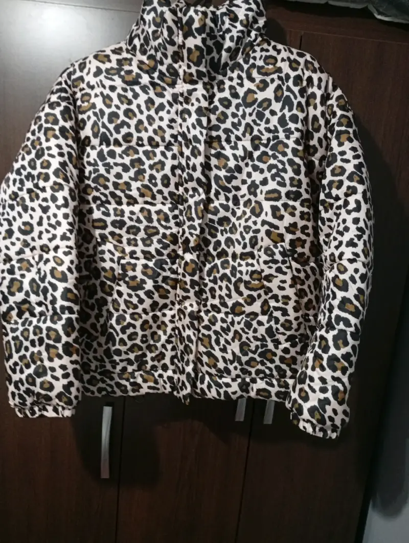 Chaqueta acolchada con estampado de leopardo - 2