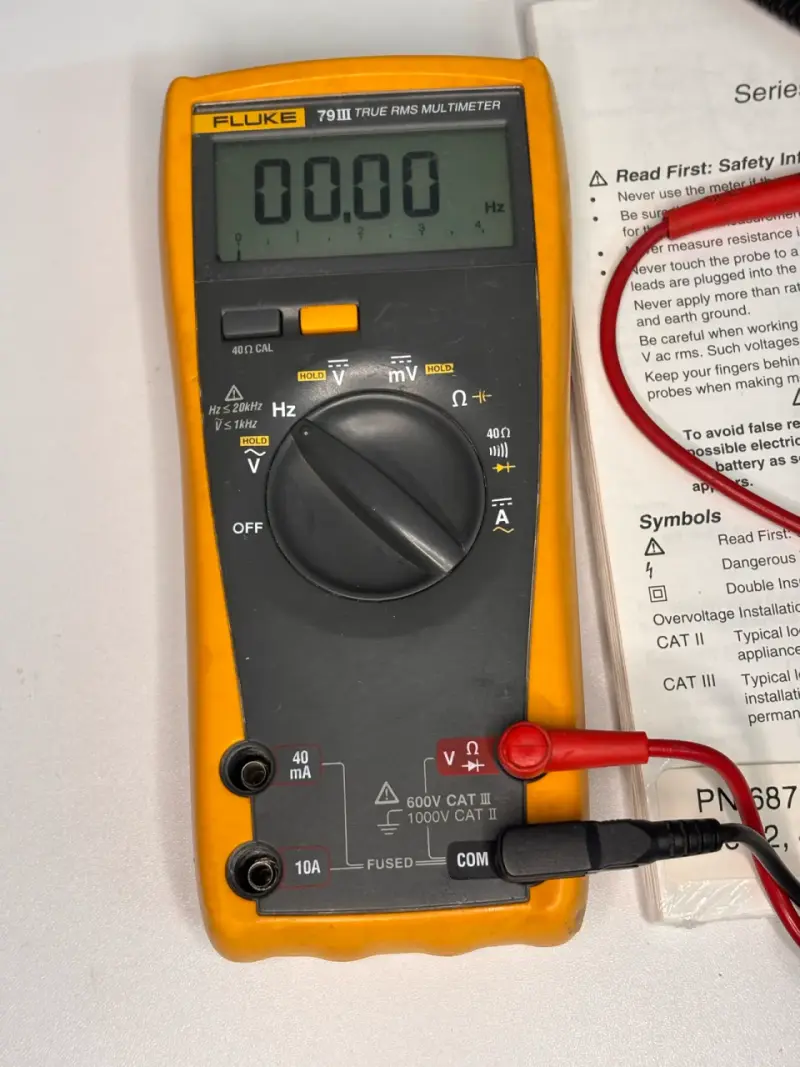 Multímetro digital Fluke 79 III RMS - 1