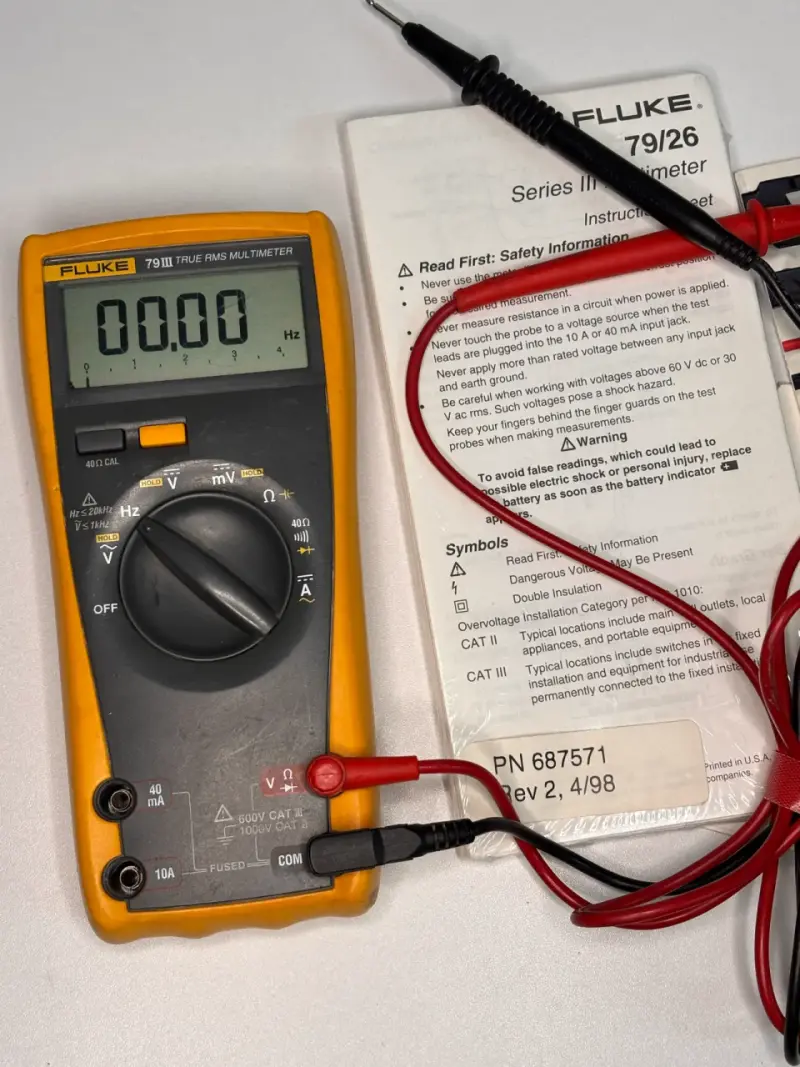 Multímetro digital Fluke 79 III RMS - 2