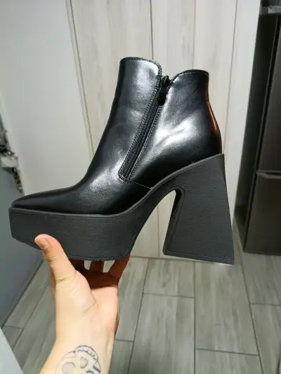 Botines negros con plataforma - miniatura 2