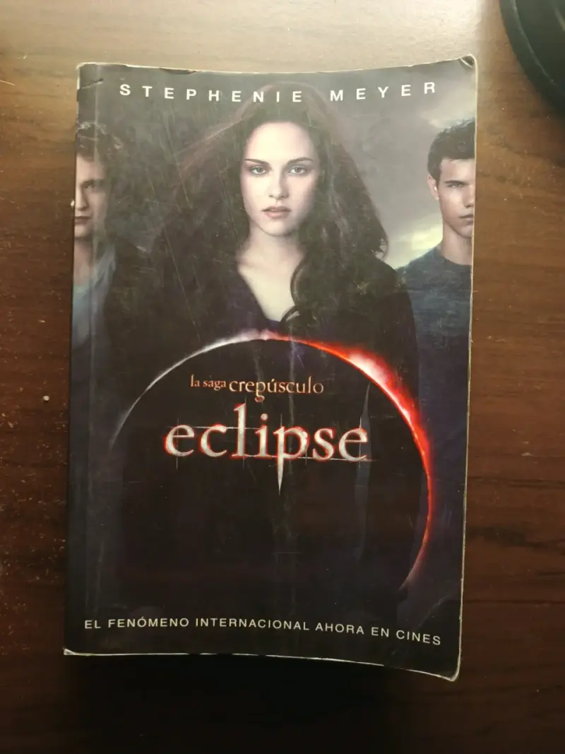 Libro Eclipse de la saga Crepúsculo