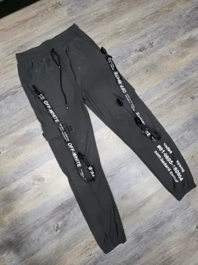 Buzo cargo negros Off-White con cintas - miniatura 2