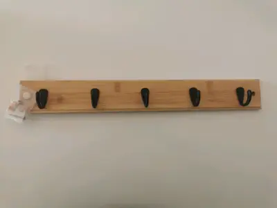 Perchero de pared de bambú con ganchos negros - miniatura 1