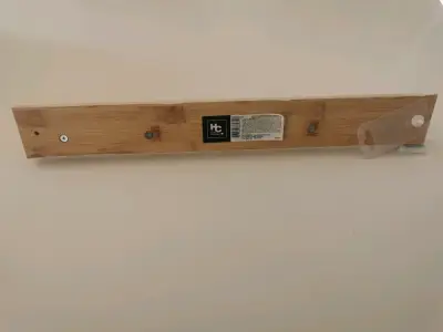 Perchero de pared de bambú con ganchos negros - miniatura 2