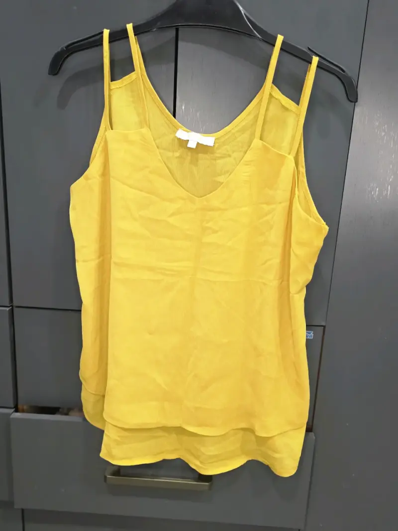 Blusa amarilla de tirantes para mujer - 2