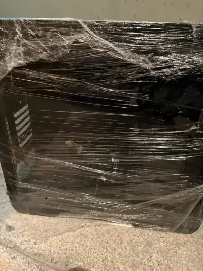 Gabinete Thermaltake para PC en buen estado - miniatura 2