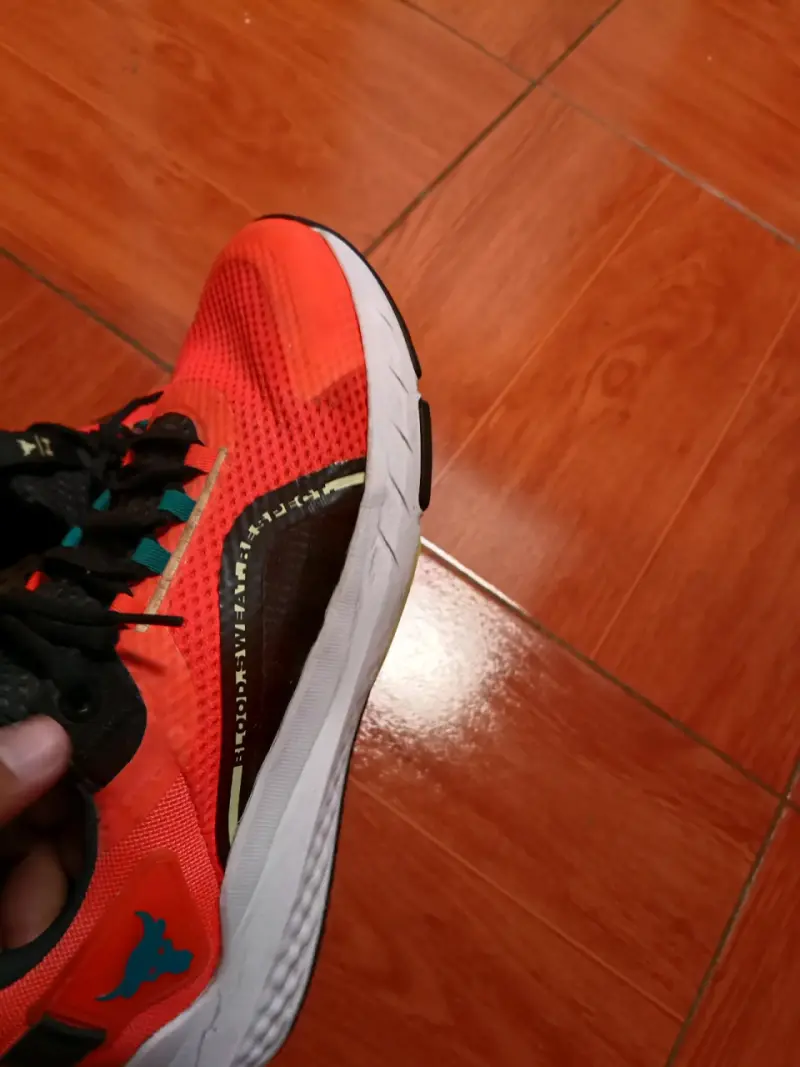 Zapatillas deportivas Under Armour rojas - 3