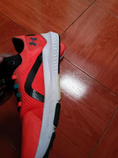 Zapatillas deportivas Under Armour rojas - miniatura 4