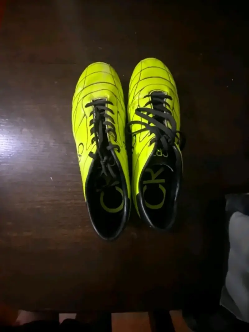 Zapatillas verse de CR7de futbol con 5 usos csb - 1