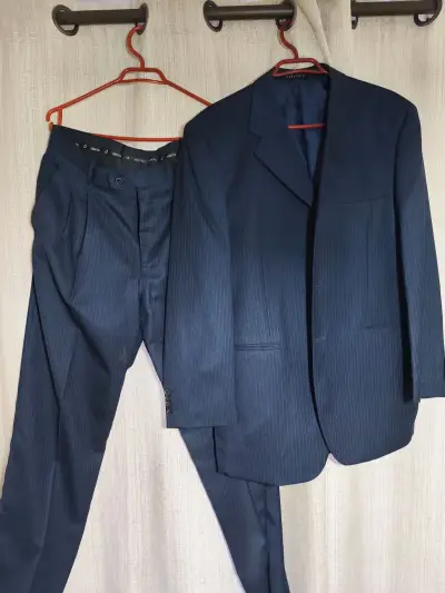 Traje formal azul a rayas para hombre - miniatura 1