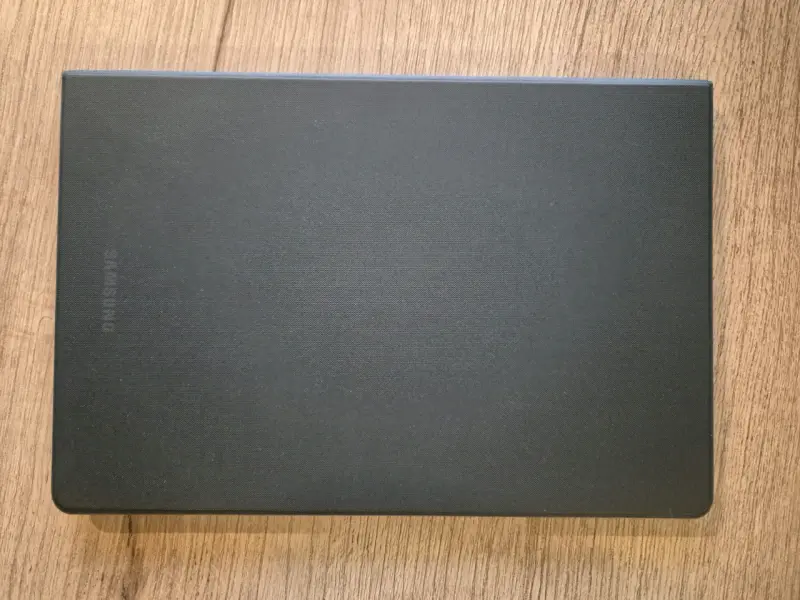 Galaxy Tab S6 Lite con funda y lápiz digital - 3