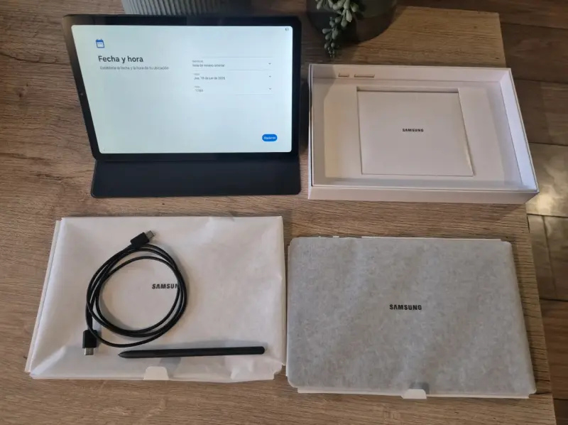 Galaxy Tab S6 Lite con funda y lápiz digital - 6