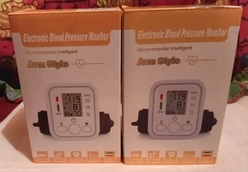 Monitor de presión arterial electrónico de brazo