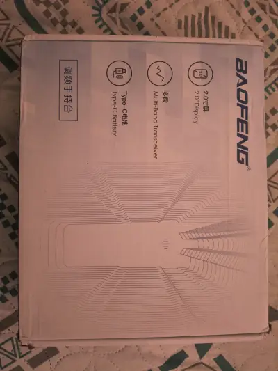 Transceptor multibanda Baofeng con pantalla 2.0" - miniatura 1
