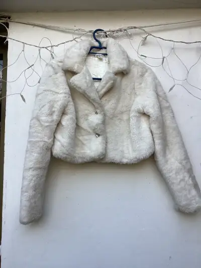 Chaqueta de piel sintética blanca - miniatura 1