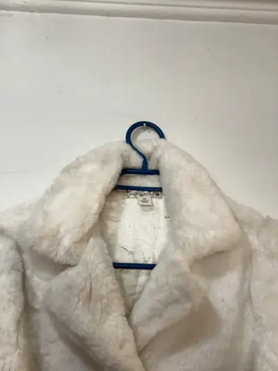 Chaqueta de piel sintética blanca - miniatura 2