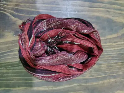Pañuelo rojo con brillo - miniatura 1