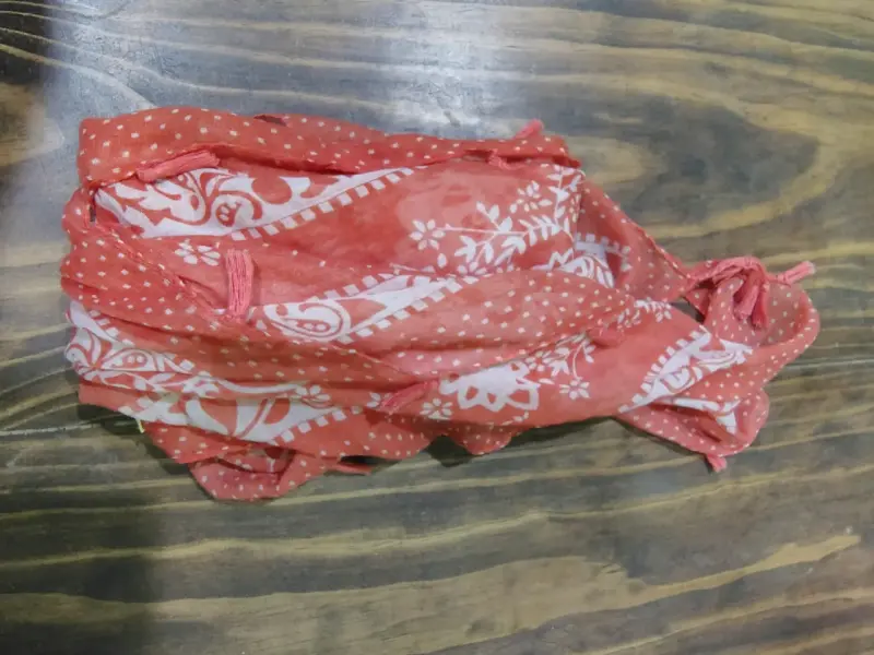 Pañuelo naranjo con estampado floral - 2