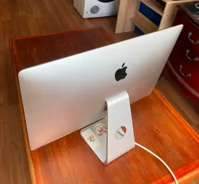 iMac Apple retina de 27 pulgadas, 2019 - miniatura 1