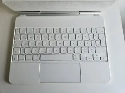 Apple Magic Keyboard para Ipad - miniatura 2