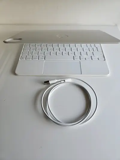 Apple Magic Keyboard para Ipad - miniatura 3