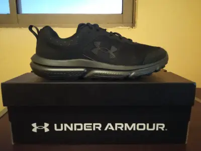 Calzado Under Armour UA Charged Assert 10 Black - miniatura 1