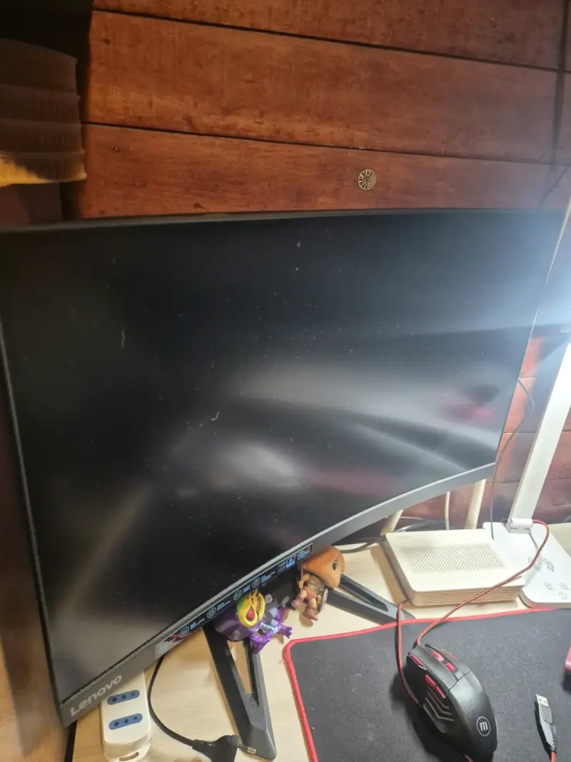 PS5 + Monitor QHD Curvo - 1