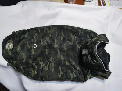 Abrigo impermeable camuflado para perro - miniatura 4