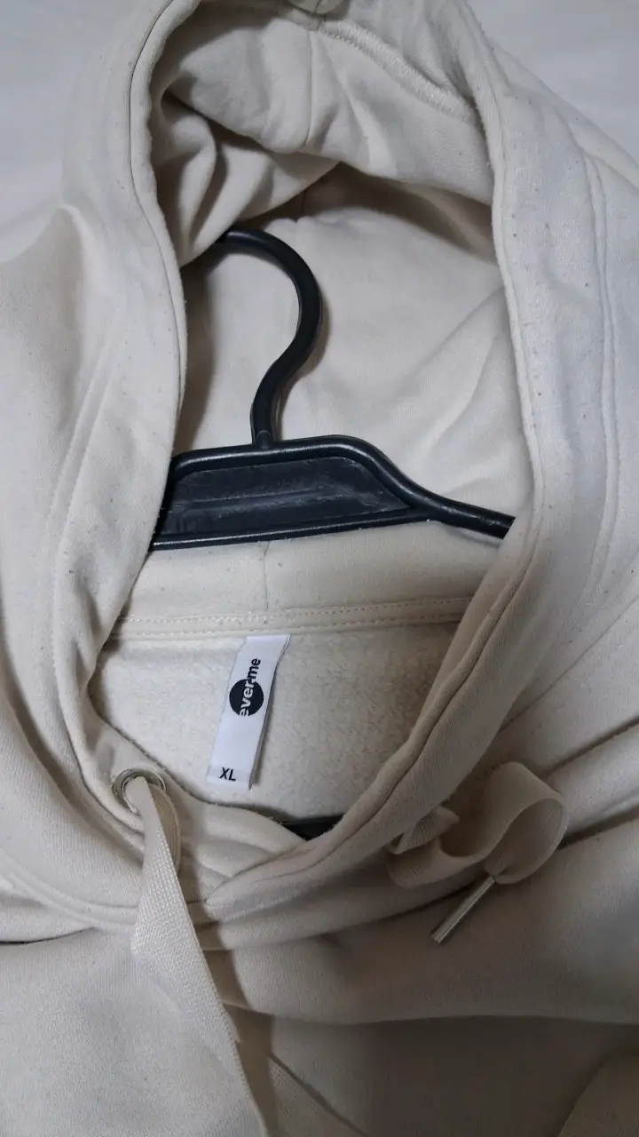 Polerón crema  con capucha unisex - 3