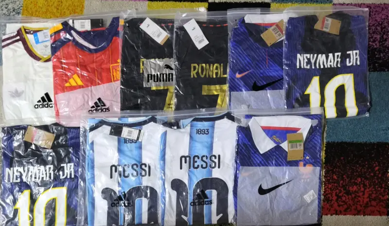 Poleras de fútbol Adidas y Nike nuevas