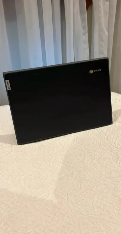 Lenovo 100e Chromebook 2nd Gen 2021 AMD A4 + Funda - miniatura 3