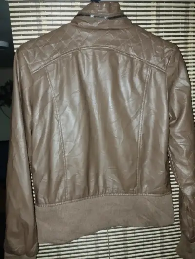 Chaqueta de cuero sintético marrón para mujer - miniatura 2