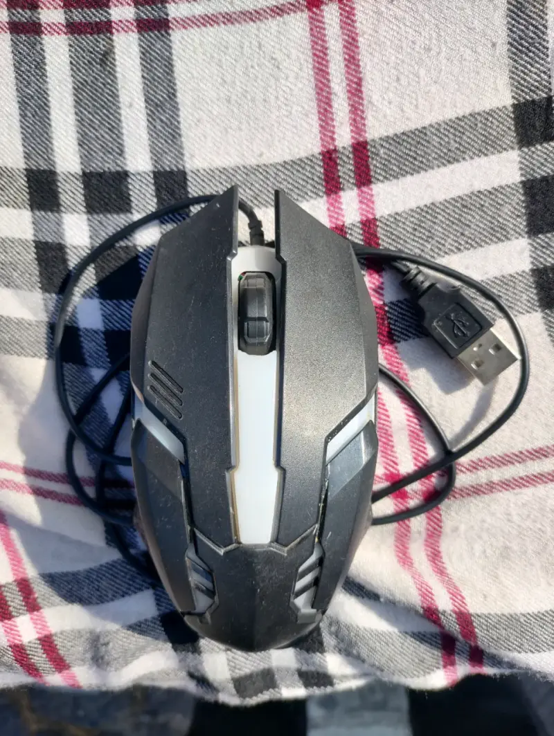 Mouse gamer con cable USB ergonómico - 1