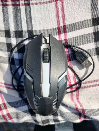 Mouse gamer con cable USB ergonómico - miniatura 1