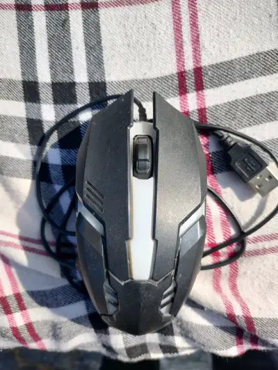 Mouse gamer con cable USB ergonómico - miniatura 2
