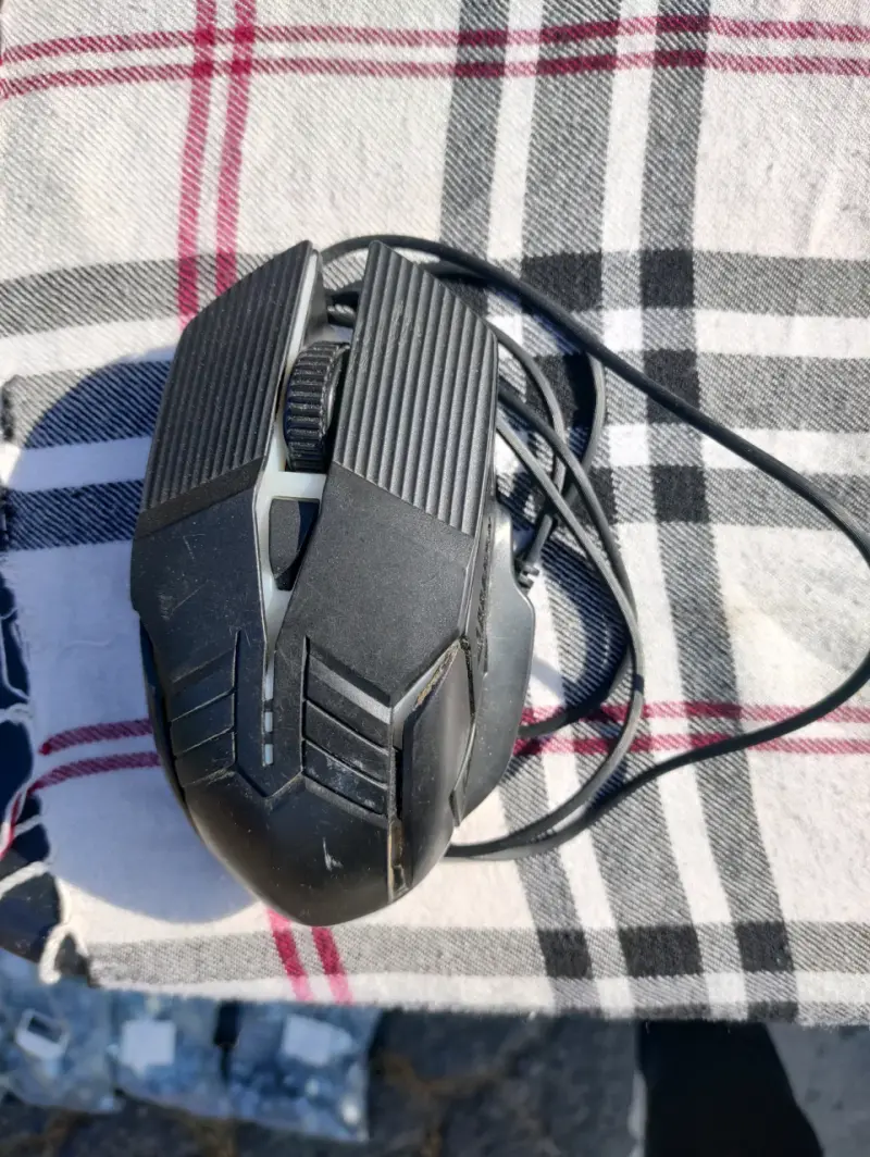 Mouse gamer con cable USB ergonómico - 4